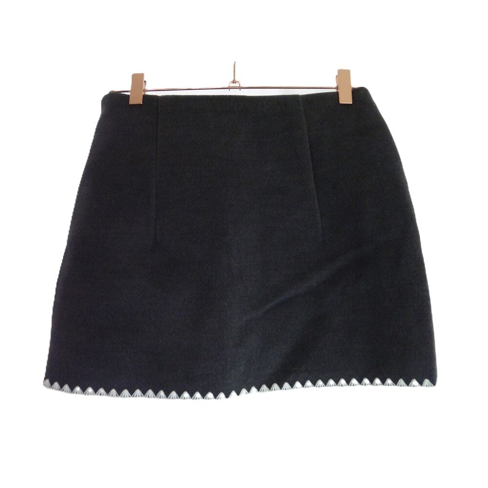 NWT Commense Gray Felt Mini Skirt White Trim Size M